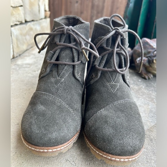 Toms olive green lace up suede ankle women’s boots NWOB Sz-9. F - Picture 3 of 12